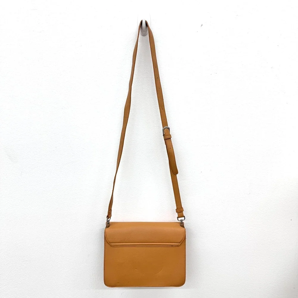 Pixie Mood Zoe Crossbody Purse Brown Minimalist Travel Vegan Leather‎
